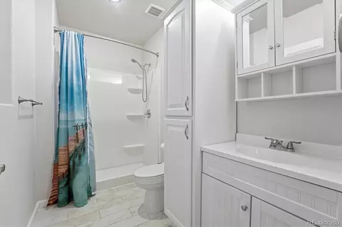 Bath - 25561 E 5th Pl, Aurora, CO 80018 photo 6 of 6