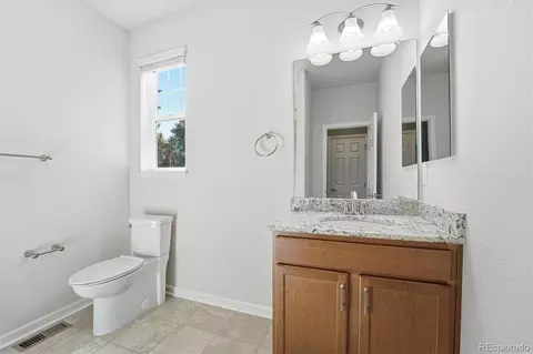 Bath - 25561 E 5th Pl, Aurora, CO 80018 photo 4 of 6