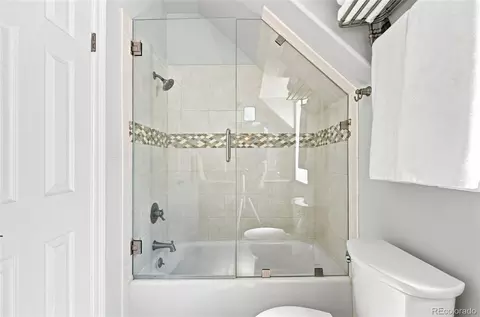 Bath - 924 E 22nd Ave, Denver, CO 80205 photo 6 of 6