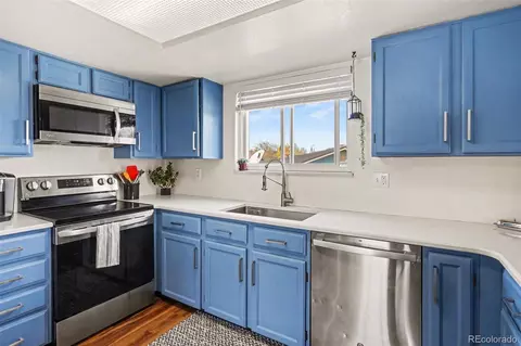 Kitchen - 4734 S Taft Ct, Morrison, CO 80465 photo 2 of 3