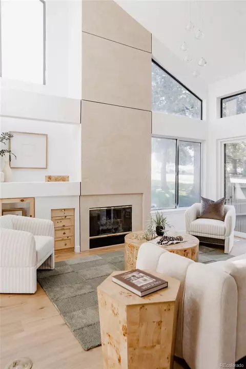 Living - 5042 Buckingham Rd, Boulder, CO 80301 photo 2 of 5