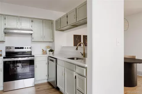 Kitchen - 5042 Buckingham Rd, Boulder, CO 80301 photo 3 of 4