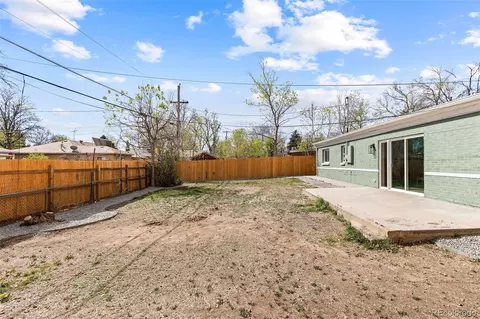 Exterior - 1250 Scranton St, Aurora, CO 80011 photo 2 of 6