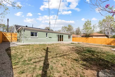 Exterior - 1250 Scranton St, Aurora, CO 80011 photo 4 of 6
