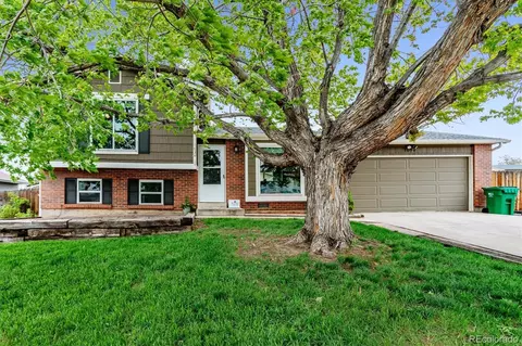 1634 S Flanders Way, Aurora, CO 80017
