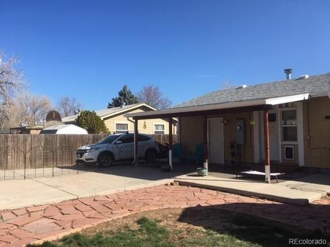 5547 Carson Way, Denver, CO 80239 photo 3