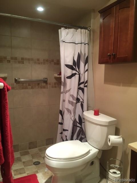 5547 Carson Way, Denver, CO 80239 photo 8