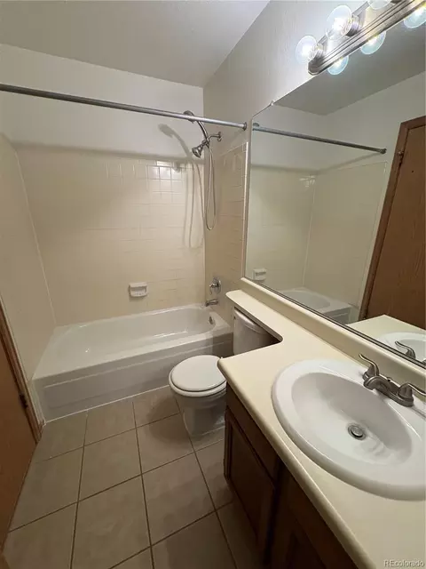 21124 E Powers Cir, Centennial, CO 80015 photo 8