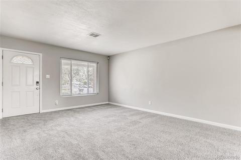 803 Scranton St, Aurora, CO 80011 photo 2