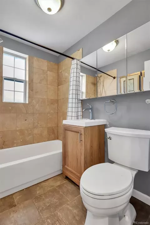Bath - 751 Eudora St, Denver, CO 80220 photo 1 of 1