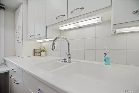 Kitchen - 5821 E Ithaca Pl, Denver, CO 80237 photo 3 of 5
