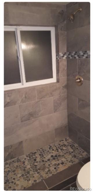 5225 N Scranton Ct, Denver, CO 80239 photo 4