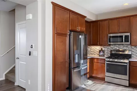 Kitchen - 10317 Bellwether Ln, Lone Tree, CO 80124 photo 2 of 2