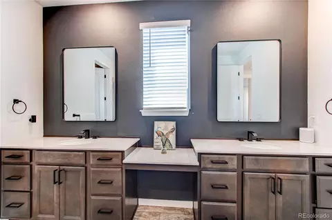 Bath - 24197 E Ada Ave, Aurora, CO 80018 photo 3 of 4