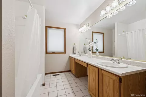 Bath - 16189 E Prentice Ln, Centennial, CO 80015 photo 4 of 5