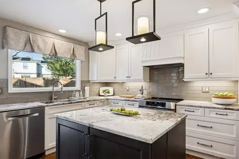 Kitchen - 16189 E Prentice Ln, Centennial, CO 80015 photo 2 of 7