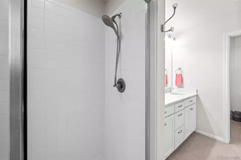 Bath - 22250 E Mansfield Pl, Aurora, CO 80018 photo 3 of 4