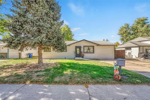 841 S Oakland St, Aurora, CO 80012