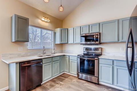 21587 E Crestline Ln, Centennial, CO 80015 photo 3