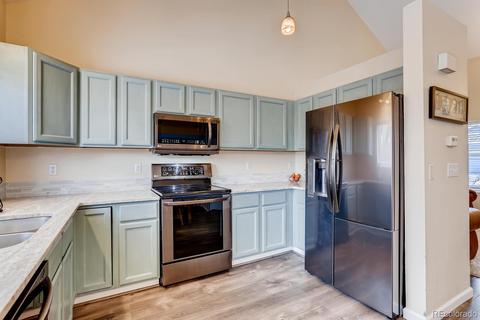 21587 E Crestline Ln, Centennial, CO 80015 photo 4