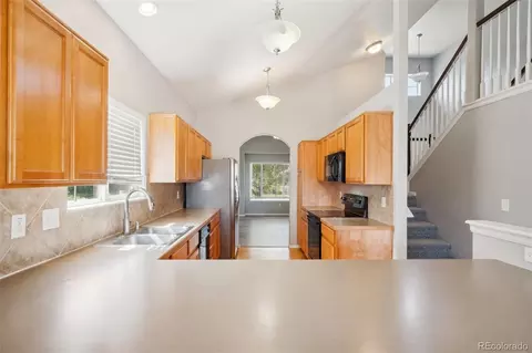 Kitchen - 9806 Roadrunner Ave, Longmont, CO 80504 photo 2 of 3