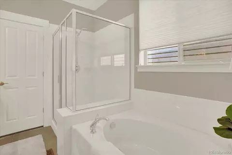 Bath - 8128 E 22nd Ave, Denver, CO 80238 photo 2 of 4