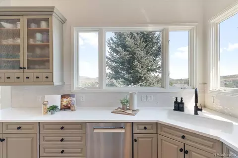 Kitchen - 16223 Red Deer Ct, Morrison, CO 80465 photo 5 of 6