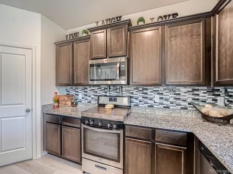 332 Spruce St, Bennett, CO 80102 photo 6