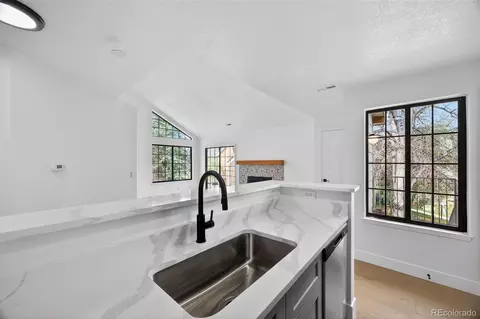 Kitchen - 4831 White Rock Cir #H, Boulder, CO 80301 photo 7 of 9