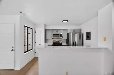 Kitchen - 4831 White Rock Cir #H, Boulder, CO 80301 photo 4 of 9