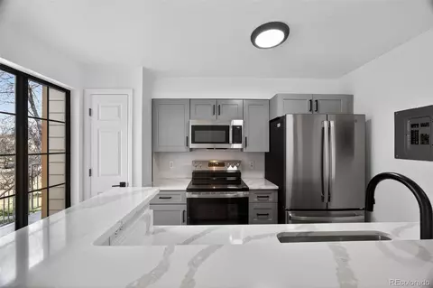 Kitchen - 4831 White Rock Cir #H, Boulder, CO 80301 photo 3 of 9
