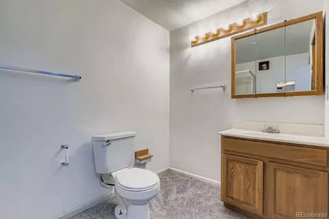 Bath - 19827 E Prentice Ave, Centennial, CO 80015 photo 5 of 6