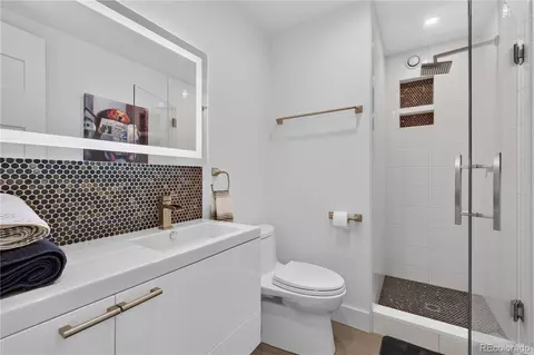 Bath - 863 Circle Dr, Boulder, CO 80302 photo 6 of 7