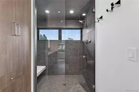 Bath - 863 Circle Dr, Boulder, CO 80302 photo 3 of 7