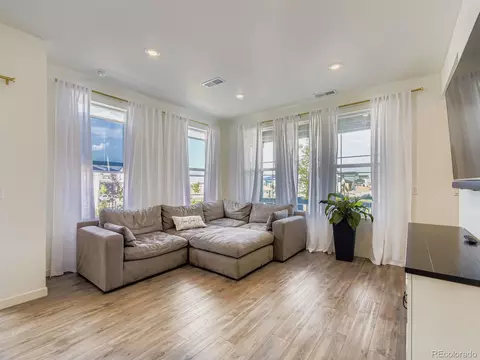 625 Aspen Ave, Bennett, CO 80102 photo 5