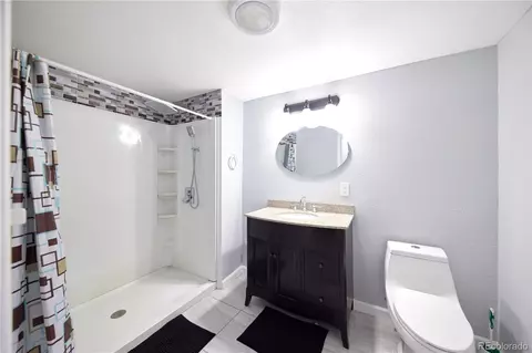 Bath - 23593 E Chenango Pl, Aurora, CO 80016 photo 1 of 6