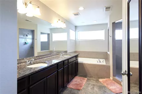 Bath - 23593 E Chenango Pl, Aurora, CO 80016 photo 3 of 6