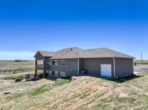 Exterior - 45425 Wolf Creek Dr, Bennett, CO 80102 photo 5 of 6