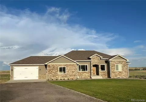 Exterior - 45425 Wolf Creek Dr, Bennett, CO 80102 photo 3 of 6