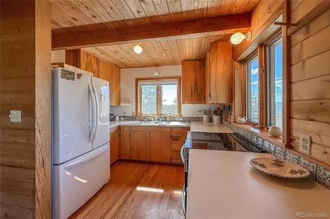 Kitchen - 18673 State Highway 7, Lyons, CO 80540 photo 1 of 3
