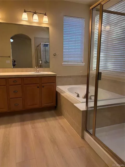 Bath - 21010 Eldorado Dr, Aurora, CO 80013 photo 2 of 4