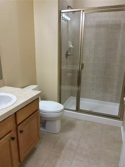Bath - 21010 Eldorado Dr, Aurora, CO 80013 photo 1 of 4