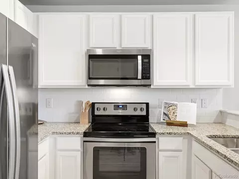 Kitchen - 16035 Elk Pl, Denver, CO 80239 photo 3 of 6