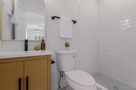 616 Fox St, Denver, CO 80204 photo 24