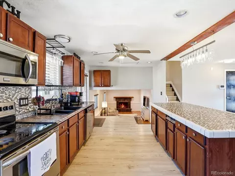 Kitchen - 4501 E 121st Pl, Thornton, CO 80241 photo 4 of 5