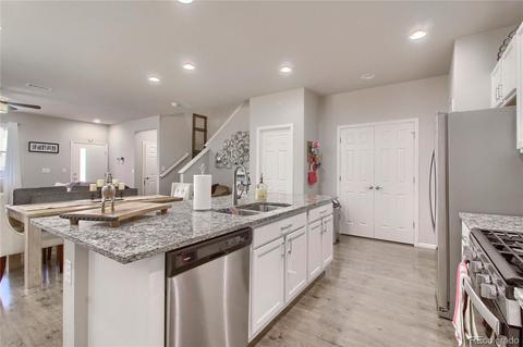 16195 E Warner Dr, Denver, CO 80239 photo 12