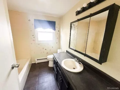 Bath - 3901 E Orchard Rd, Centennial, CO 80121 photo 2 of 3