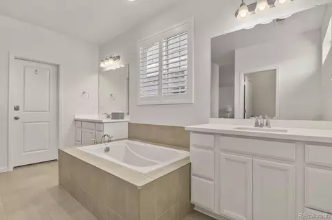 Bath - 3055 Blithe Pt, Castle Rock, CO 80108 photo 4 of 5