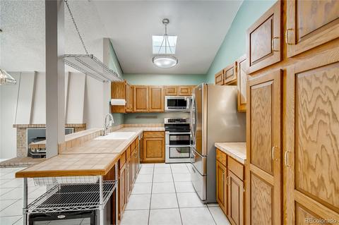 13004 Elgin Dr, Denver, CO 80239 photo 8
