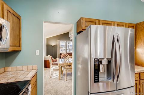 13004 Elgin Dr, Denver, CO 80239 photo 9